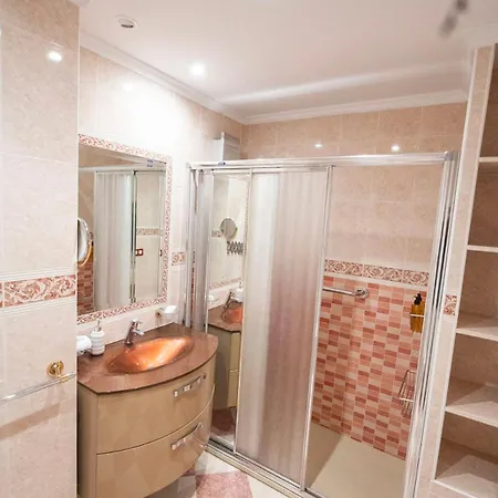 Alta Mar Playa Victoria * كاديز