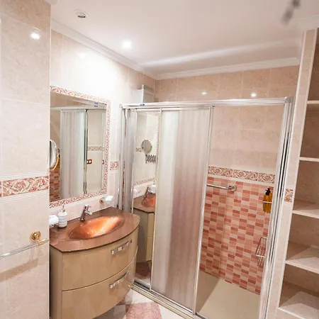 Alta Mar Playa Victoria * كاديز